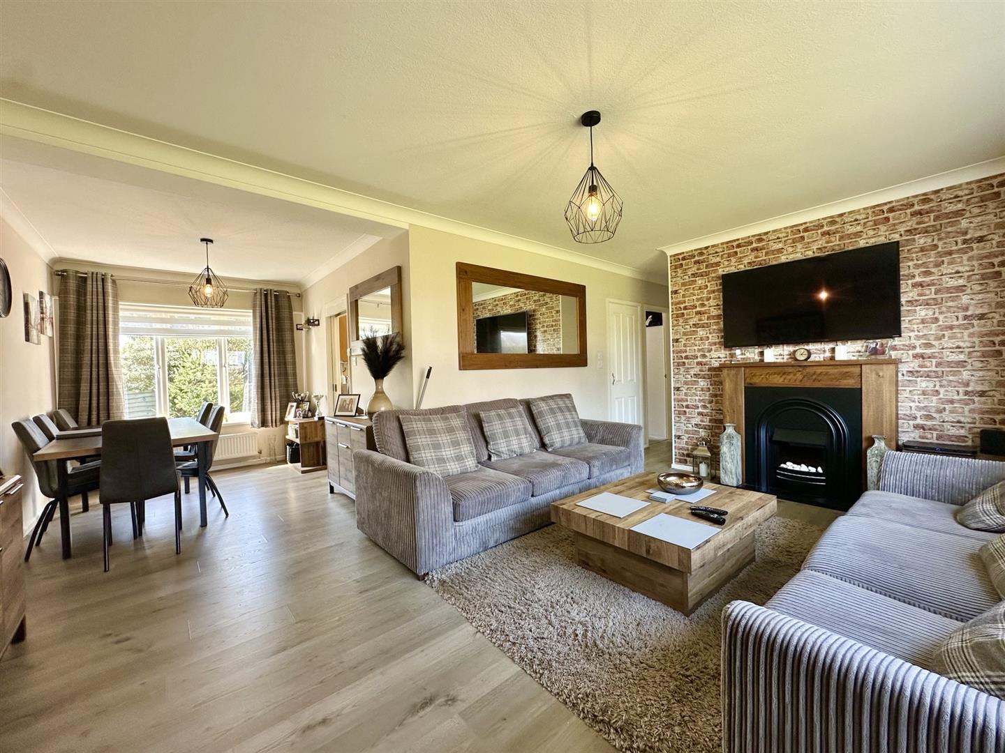 2 bed property in Glyne Ascent, Bexhill-On-Sea